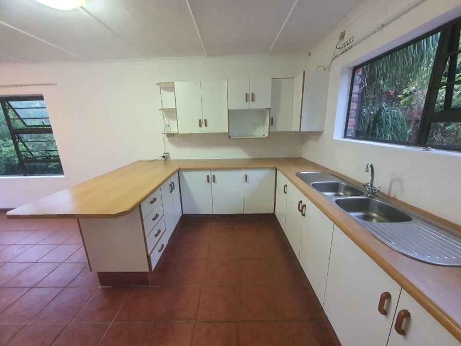 To Let 1 Bedroom Property for Rent in Dorchester Heights Eastern Cape